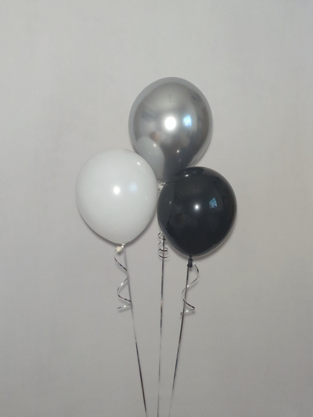Helium Latex Balloon Bunch image 4
